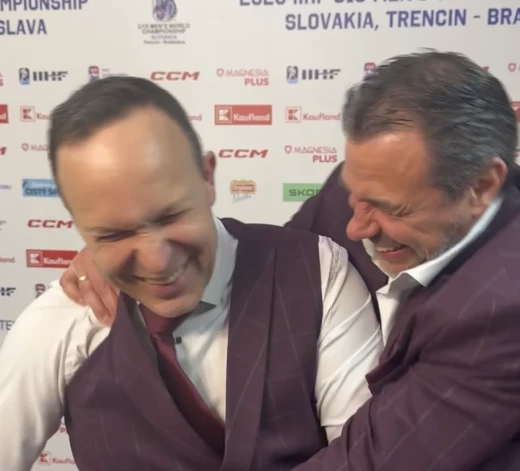Latvijas U-18 hokeja izlases galvenais treneris Oļegs Sorokins ļāvis vaļu emocijām.