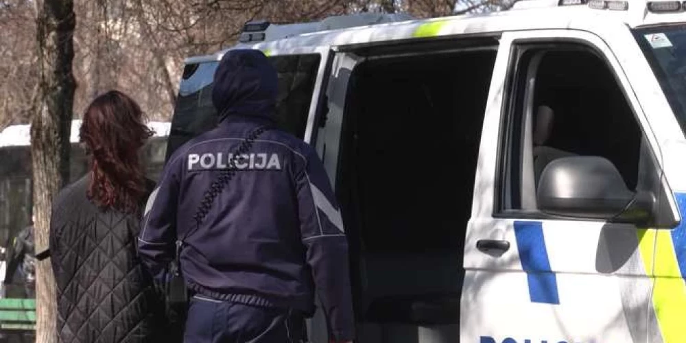 В Латвии детей пришлось забирать у родителей после поездок с пьяными водителями.