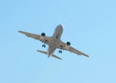 Bīstams incidents ASV: pasažieru lidmašīnā ietriecies drons