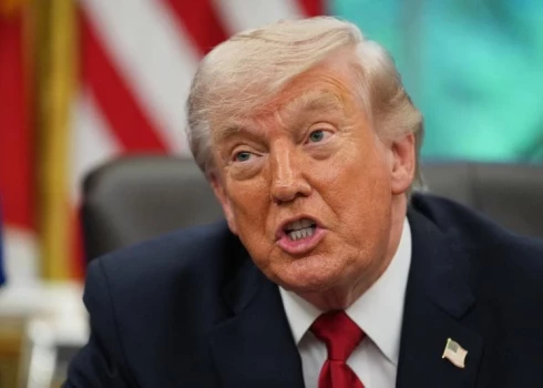 ASV prezidents Donalds Tramps trešdien paziņoja, ka ASV apsver savu karavīru skaita samazināšanu Vācijā.