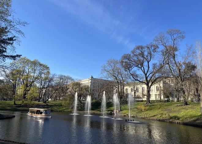 ФОТО: в центре Риги установили новый фонтан за 85 тысяч евро - что в нем особенного