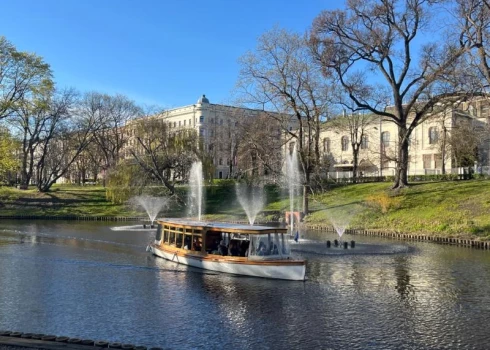 Laika gaitā strūklakām plānots pievienot arī muzikālo pavadījumu.