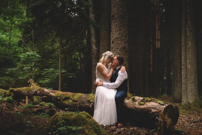 Diāna ar vīru kāzu dienā. Foto: no privātā arhīva