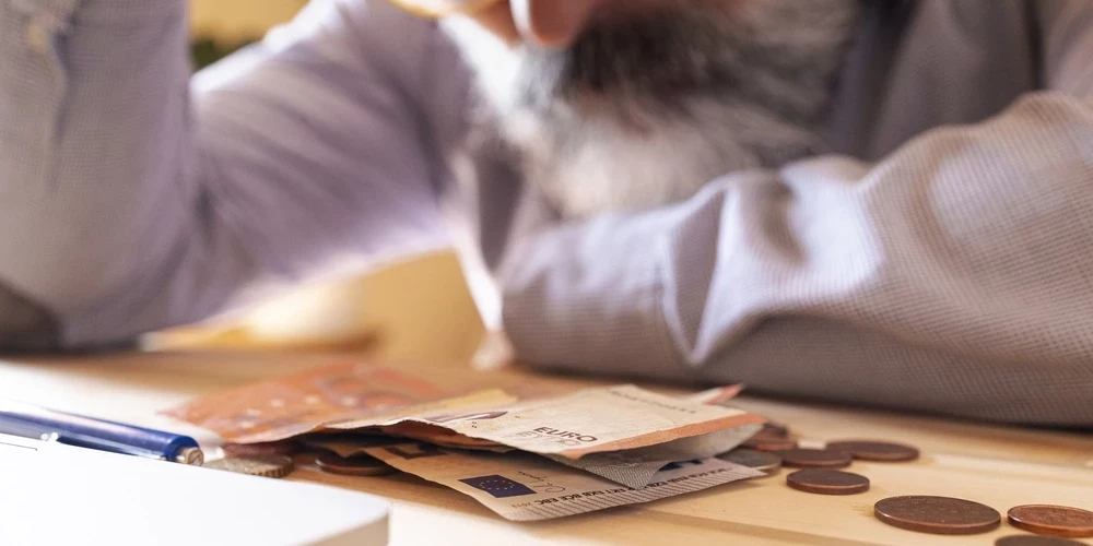 Пенсия по возрасту или по инвалидности? 