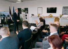 Atzīmē gadskārtu Ekonomikas ministrijas pārstāvniecībai Jelgavā: tā kļuvusi par nozīmīgu atbalsta punktu reģiona izaugsmes veicināšanai. FOTO