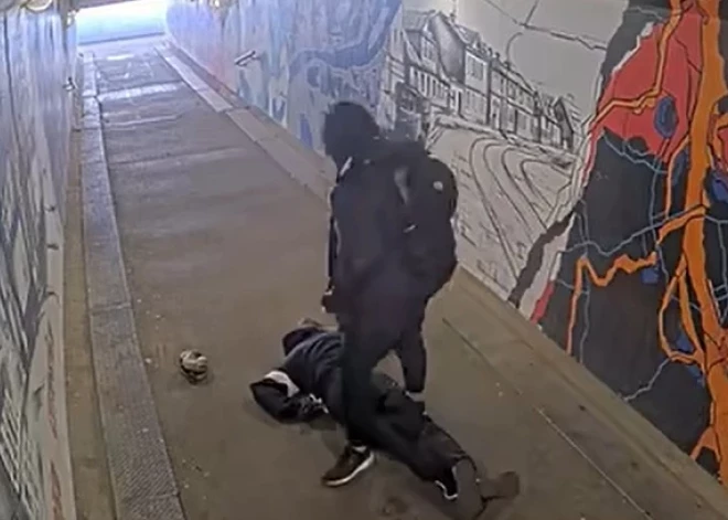 В деле о тяжелом избиении в тоннеле на Авоту появился новый поворот: полиция изучила полную запись