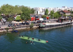 Praktikante ar autobusu iebrauc Sēnā, pirms tam taranējot automašīnu