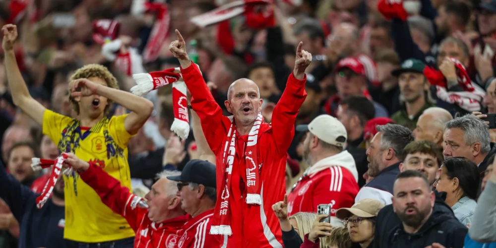 "Nottingham Forest" var līksmot par kluba panākumiem Eiropā, kamēr mājās nākas nervozējot grauzt nagus.