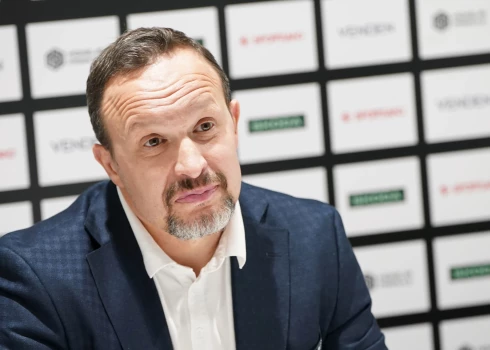 Latvijas U-18 izlases galvenais treneris Oļegs Sorokins piedalās preses konferencē, kurā informē par Latvijas U-18 izlases pasaules hokeja čempionātu.