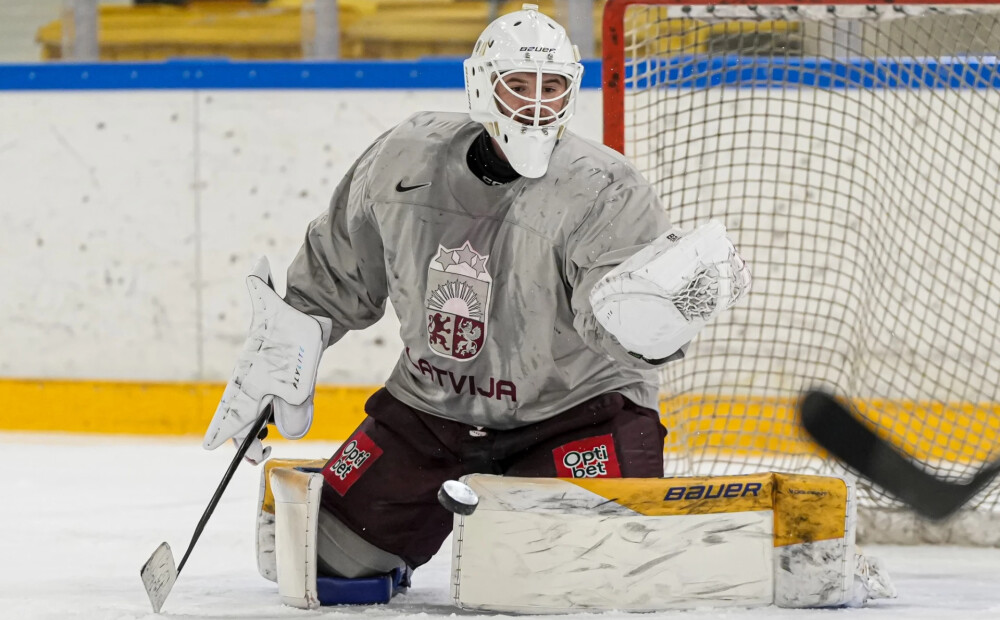 Cīņā par pasaules čempionāta bronzu Latvijas U-18 hokejisti pirmajā periodā piekāpjas Čehijai