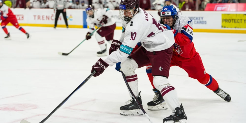 Latvijas un Čehijas U-18 hokejisti cīnās par pasaules čempionāta bronzu.