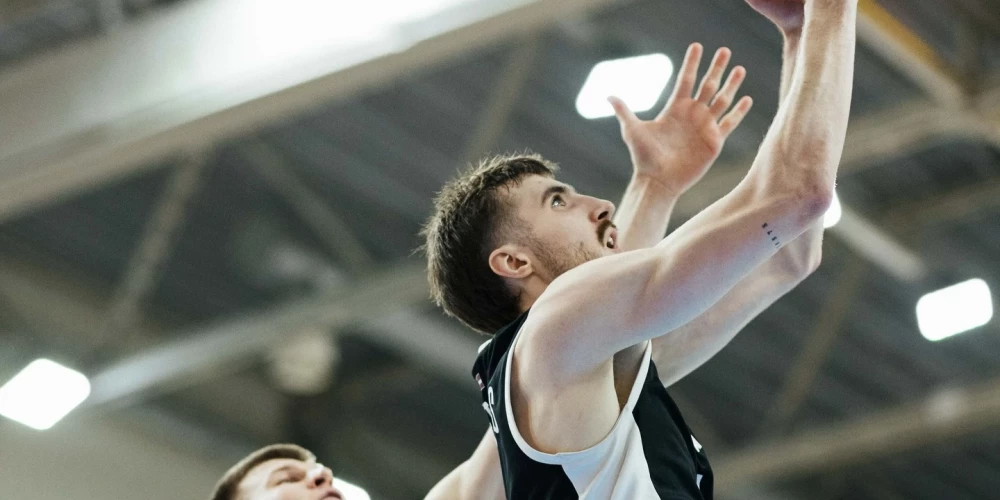 "VEF Rīga" basketbolisti izlīdzina rezultātu LBL pusfināla sērijā.