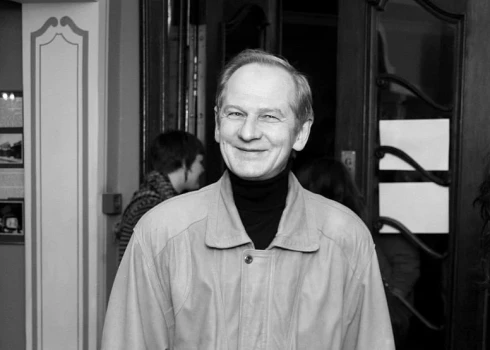 Mūžībā devies izcilais režisors un operators Andrejs Apsītis (1946-2026).