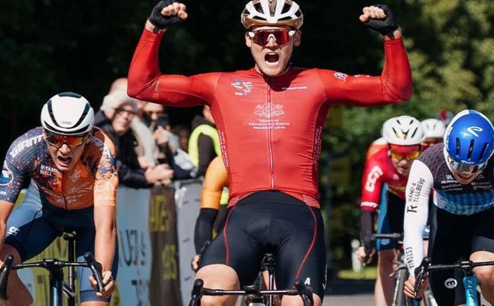 Belohvoščiks izcīna uzvaru daudzdienu velobrauciena 