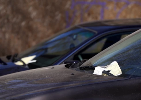 Autostāvvietas Rīgā kļūs dārgākas.