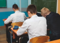 Rosina mazināt skolēnu slodzi ar mazāk mājasdarbiem un samazināt vasaras brīvlaiku