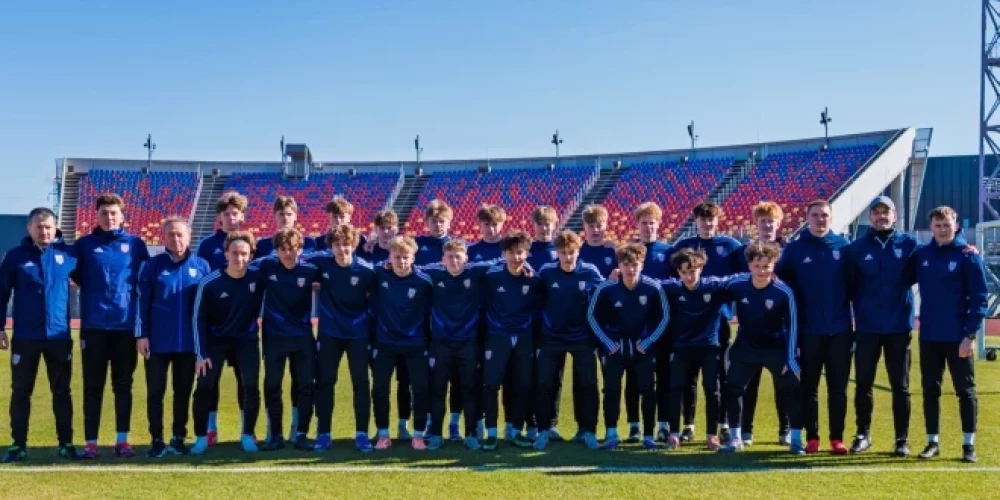 Latvijas futbolisti ar 2:1 pārspēja vienaudžus no Islandes.
