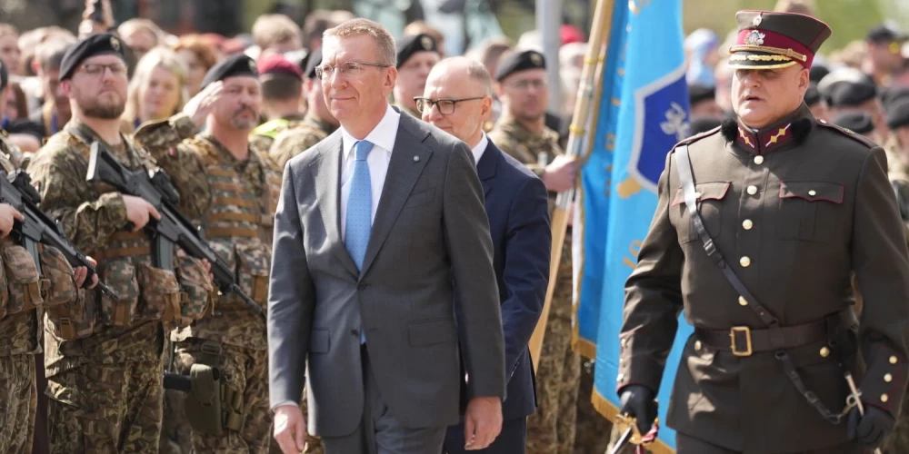 Drošības stiprināšana nav tikai nākotnes jautājums, jo ir jābūt gataviem visiem dzīves pavērsieniem, arī sliktākajiem, pirmdien uzrunā militārajā parādē Aizkrauklē uzsvēra Valsts prezidents Edgars Rinkēvičs.