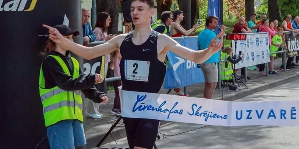 Ņikita Bogdanovs 4. maijā jubilejas desmitajā "Līvenhohas skrējienā" laboja sev piederošo Latvijas rekordu jūdzē.