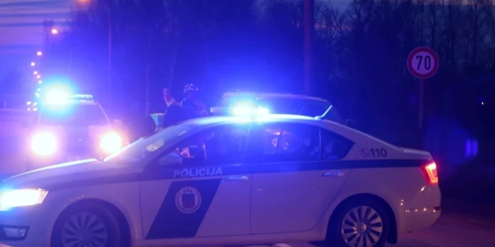 Aknīstes pagastā notikušās divu vieglo auto sadursmes dēļ daļēji bloķēta satiksme uz autoceļa Vecumnieki-Nereta-Subate.