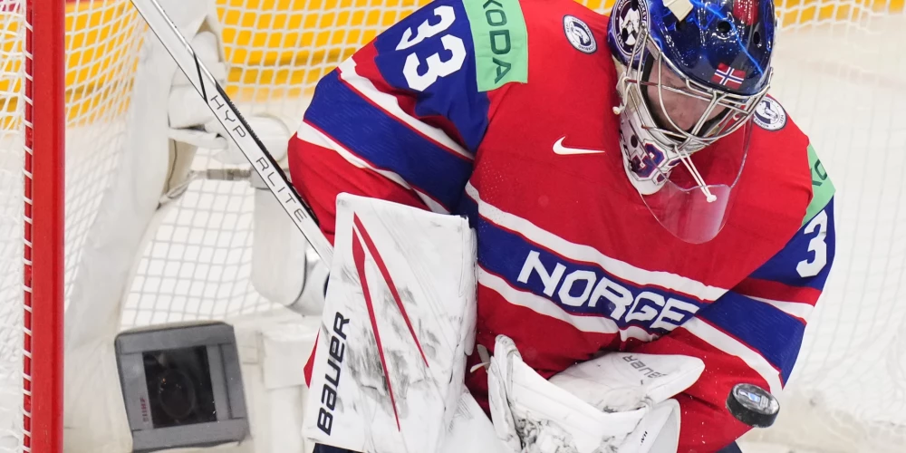 Izlases sastāvā iekļauts norvēģu vārtsargs Henriks Heukelanns.