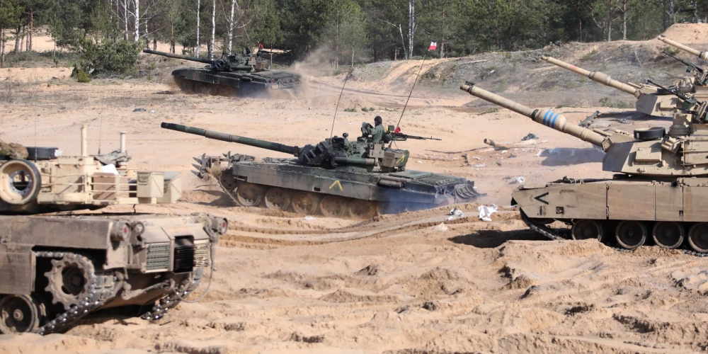 До 15 мая в Латвии будут проходить масштабные военные маневры.