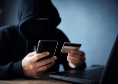 Жители Латвии сами подтвердили платежи и потеряли более 4 млн евро: банки раскрыли масштабы мошенничества