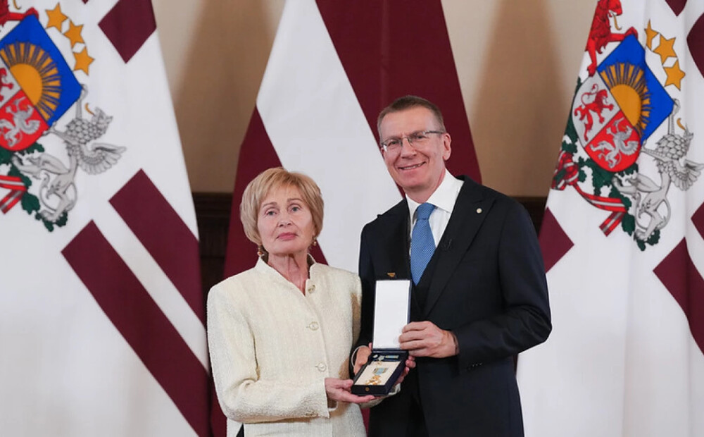 Mežupes pamatskolas direktorei Anitrai Šneiderei pasniegts Triju Zvaigžņu ordenis