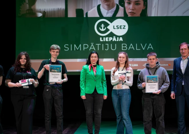 Liepājas SEZ pārvaldes simpātiju balvas saņem skolēnu mācību uzņēmumi LAMPwood un PLIX
