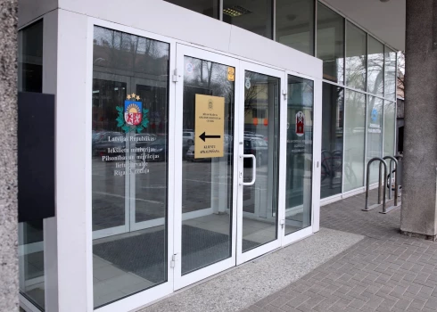 Saeimas komisija neatbalsta priekšlikumu ļaut pretendēt uz piecu gadu TUA, veicot ieguldījumu kapitālsabiedrības pamatkapitālā.