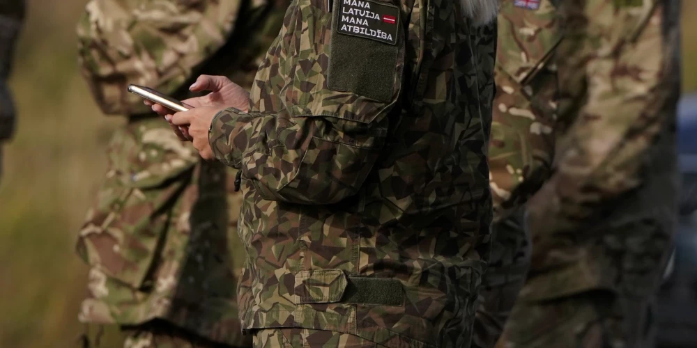 Aizsardzības ministrija sola vērtēt un uzlabot informēšanas algoritmu apdraudējuma gadījumā.