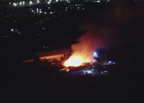 На Румбуле продолжают разбирать последствия пожара, который тушили почти двое суток.