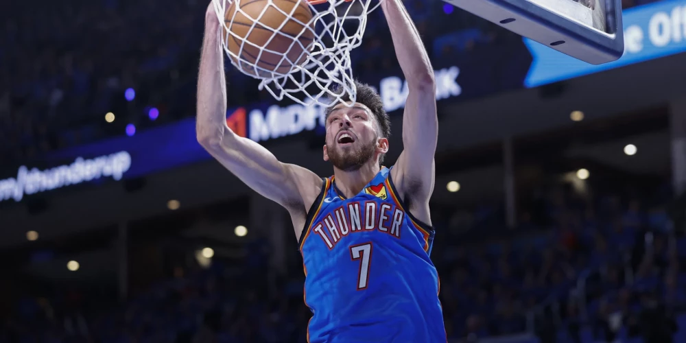 Čets Holmgrens pirmajā spēlē bija "Thunder" produktīvākais basketbolists. 