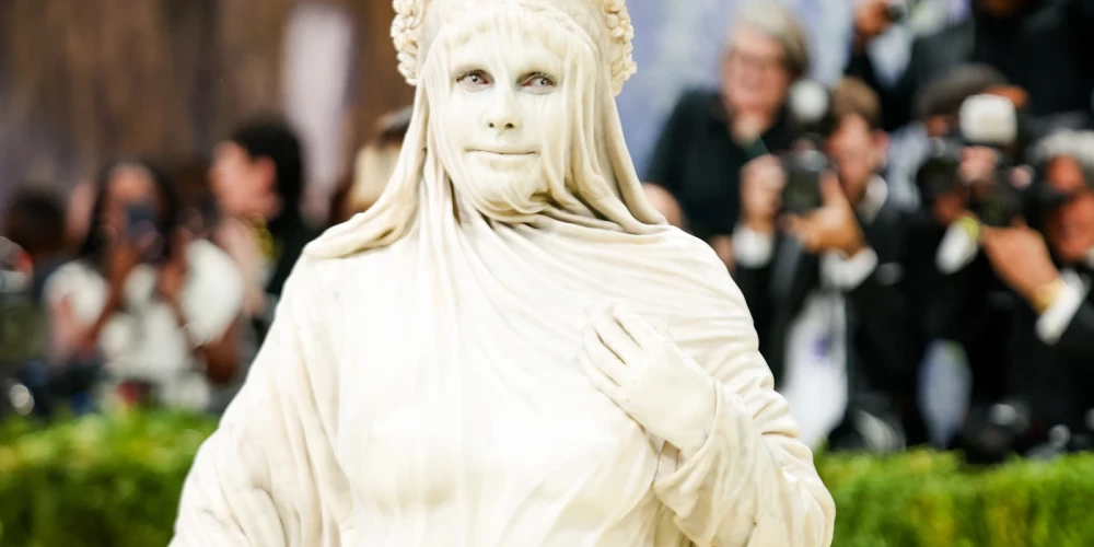 Heidija Kluma "Met Gala 2026".