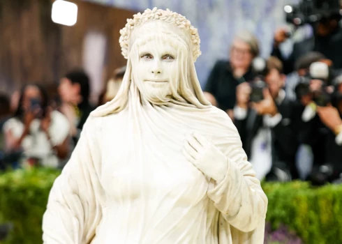 Heidija Kluma "Met Gala 2026".
