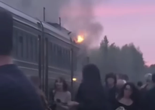 Госполиция сообщила подробности о загоревшемся поезде под Даугавпилсом