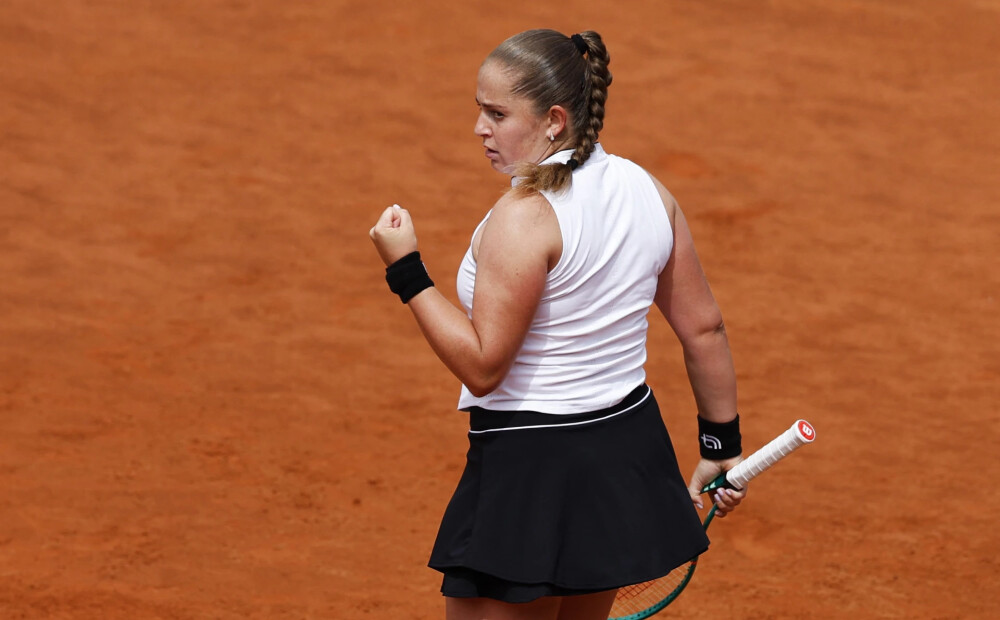 Aļona Ostapenko 56 minūtēs pārliecinoši tiek Romas 
