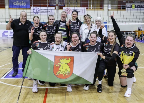 "Madona EVL" komanda (foto: Latvijas Volejbola federācija)