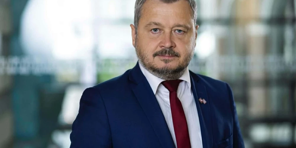Ģirts Lapiņš, Rīgas domes deputāts (NA), Drošības, kārtības un korupcijas novēršanas jautājumu komitejas priekšsēdētājs. 
