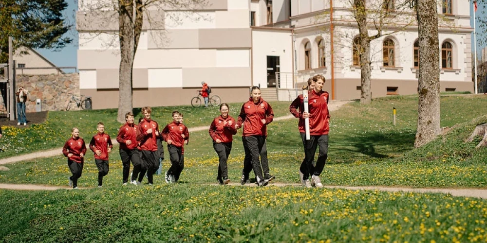 Latvijas Jaunatnes X Olimpiādes lāpas ceļojums.
