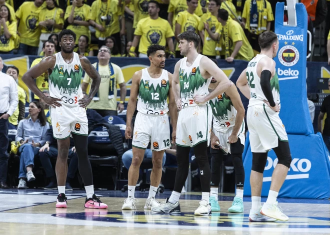 “Žalgiris” fantastiskā Kauņas atmosfērā atspēlējas un pagarina sezonu pret čempioniem “Fenerbahce”
