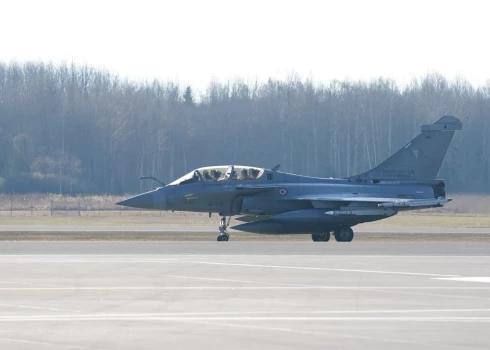 Latvijas austrumos naktī lidojušie NATO iznīcinātāji atgriezušies bāzēs.