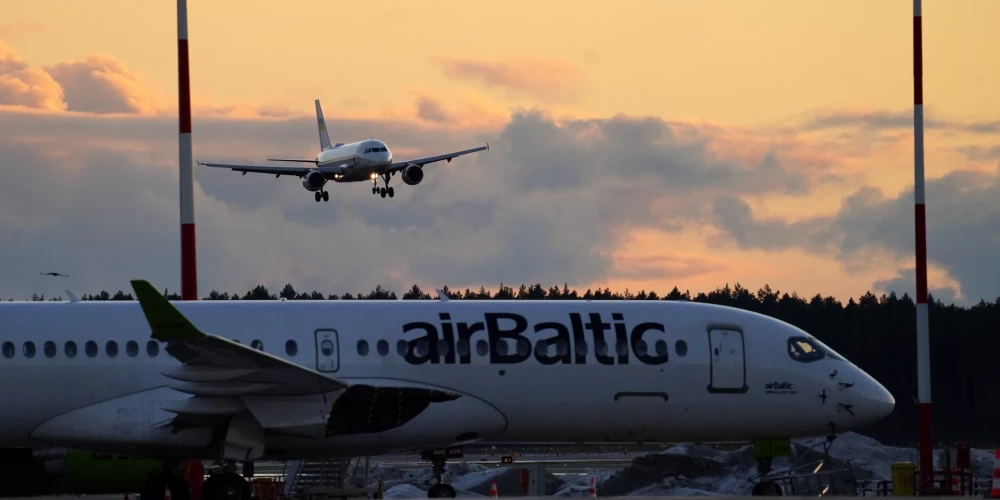 “airBaltic” pasažieriem nepatīkams pārsteigums: mājaslapā tehniski traucējumi.