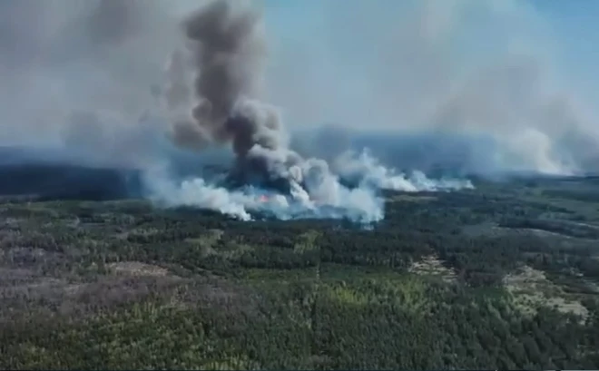 Ugunsgrēku fiksēja uzņēmuma videonovērošanas kameras.