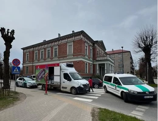 Trešdien kāds autozaglis Liepājā pamanījās aizdzīt ne visai autozagļu vidū iecienītu braucamrīku – maizes mašīnu.