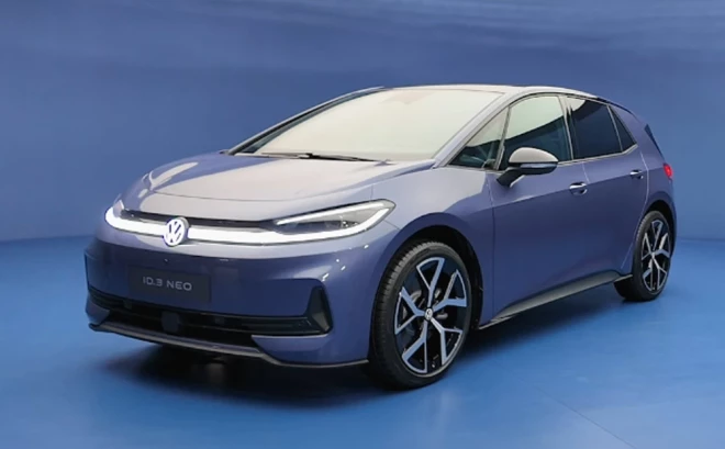ID. Polo uzticēta svarīga misija - integrēt Volkswagen elektromobiļus kopējā modeļu saimē, nevis jau atkal padarīt tos par lēti būvētiem un elektriskiem baltajiem zvirbuļiem.