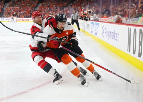 Pagaidām "Flyers" nav izdevies uzlauzt pārliecinoši spēlējošo "Hurricanes". 