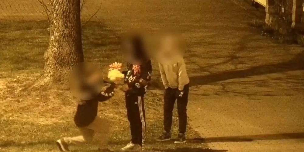 Nakts postījumi Daugavpilī: jaunieši bojā apstādījumus.