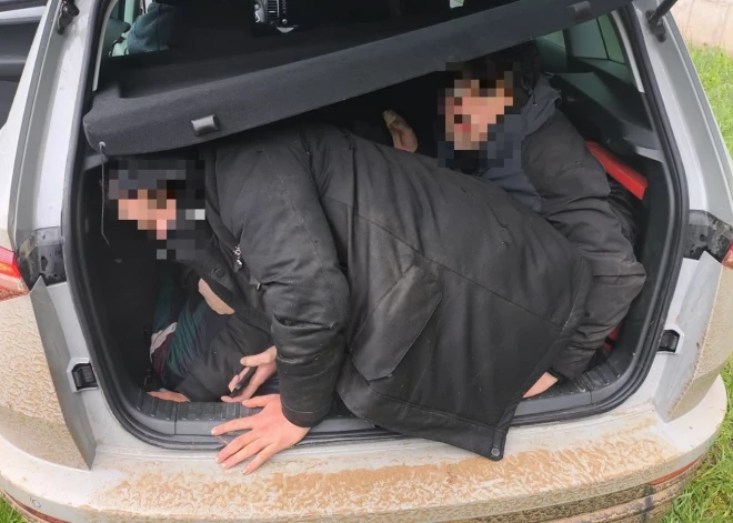 Pēc pakaļdzīšanās un šaujamieroča izmatošanas robežsargi aiztur kārtējo migrantu pārvadātāju