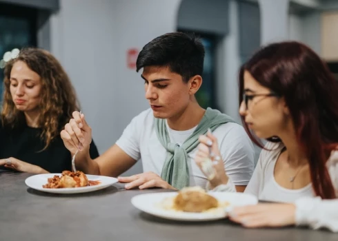 Bon appétit , дорогие студенты!
